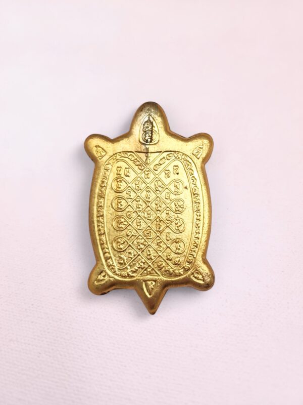 Luang Por Liu White Turtle Amulet - Image 2