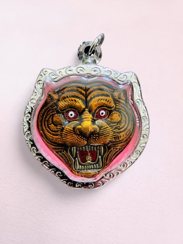 Phra Hua Suea "Tiger Head" Amulet