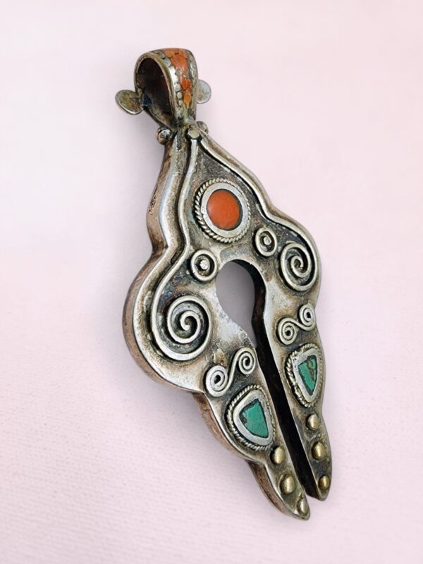 Vintage Tibetan Silver Pendant with Turquoise, Amber, Coral & Lapis - Image 4