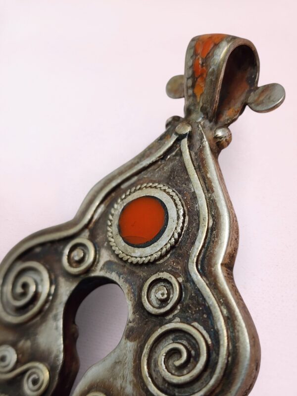 Vintage Tibetan Silver Pendant with Turquoise, Amber, Coral & Lapis - Image 8