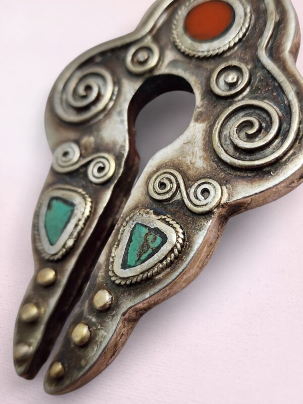 Vintage Tibetan Silver Pendant with Turquoise, Amber, Coral & Lapis - Image 9