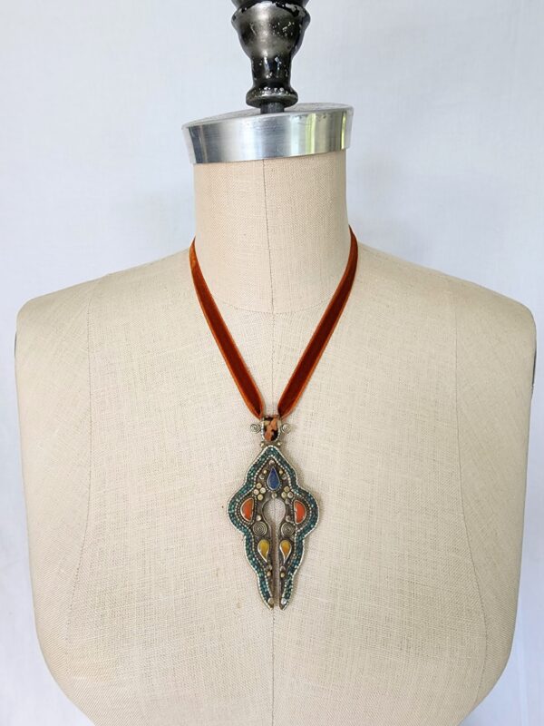 Vintage Tibetan Silver Pendant with Turquoise, Amber, Coral & Lapis - Image 12