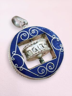 Spinning Om Mani Padme Hum Tibetan Necklace Pendant